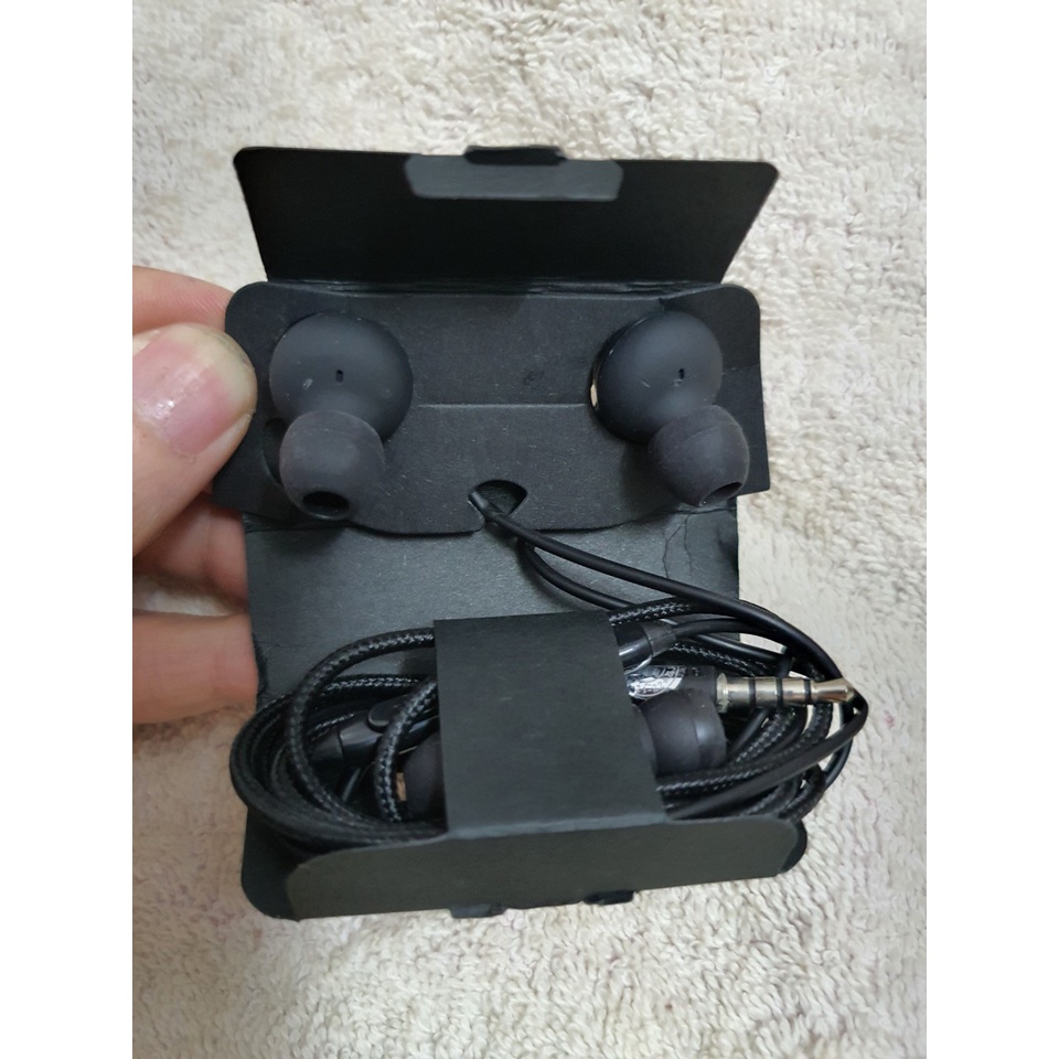 Tai nghe nhét tai có dây Samsung S10+, new 100%, full box