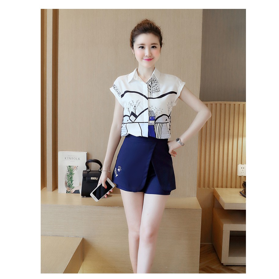 Áo sơ mi họa tiết + quần váy
