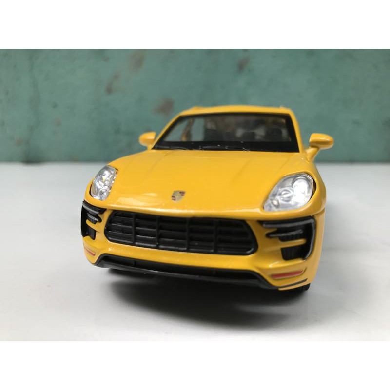Mô hình xe ô tô Porsche MACAN 1:32