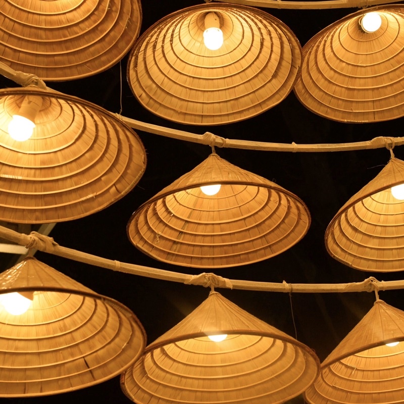 Chao đèn nón trơn trang trí quán ăn, khách sạn, lễ hội