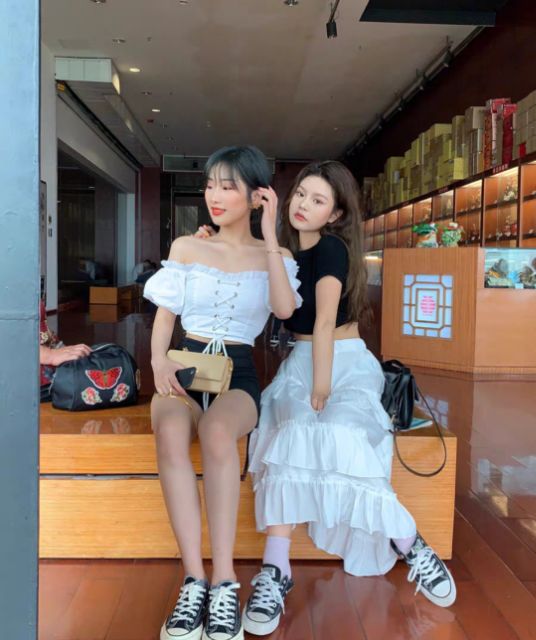 Chân váy bèo lệch tà