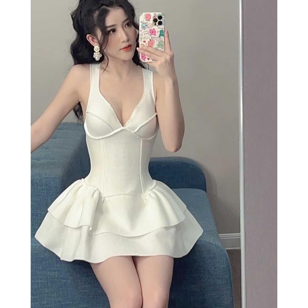 Đầm đi dự tiệc cưới thiết kế dáng xòe cổ V