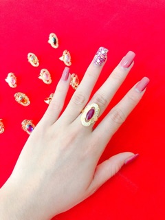 Nhẫn hột dài giữa