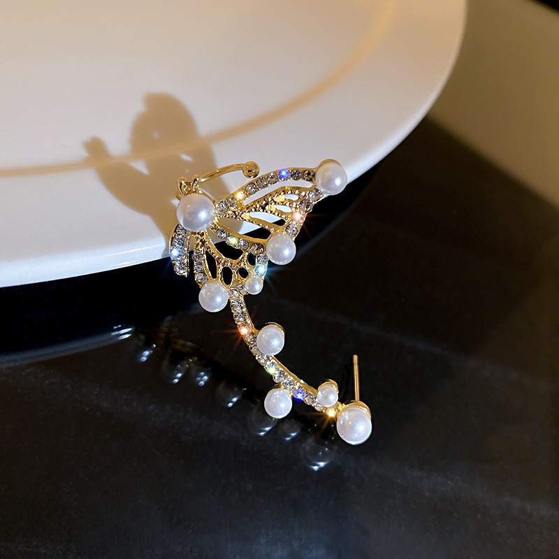 Hoa tai mạ bạc 925 hình bướm gắn ngọc trai giả sang trọng