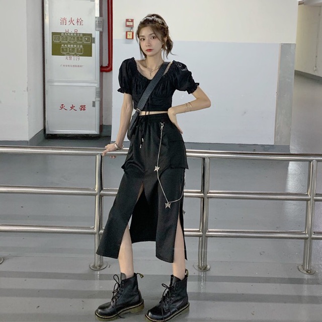 Chân váy đen xẻ tà cách điệu kèm chuỗi xích bướm Ulzzang cá tính siêu chất 👍