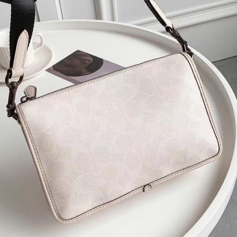 Túi C unisex kèm túi đựng tai nghe