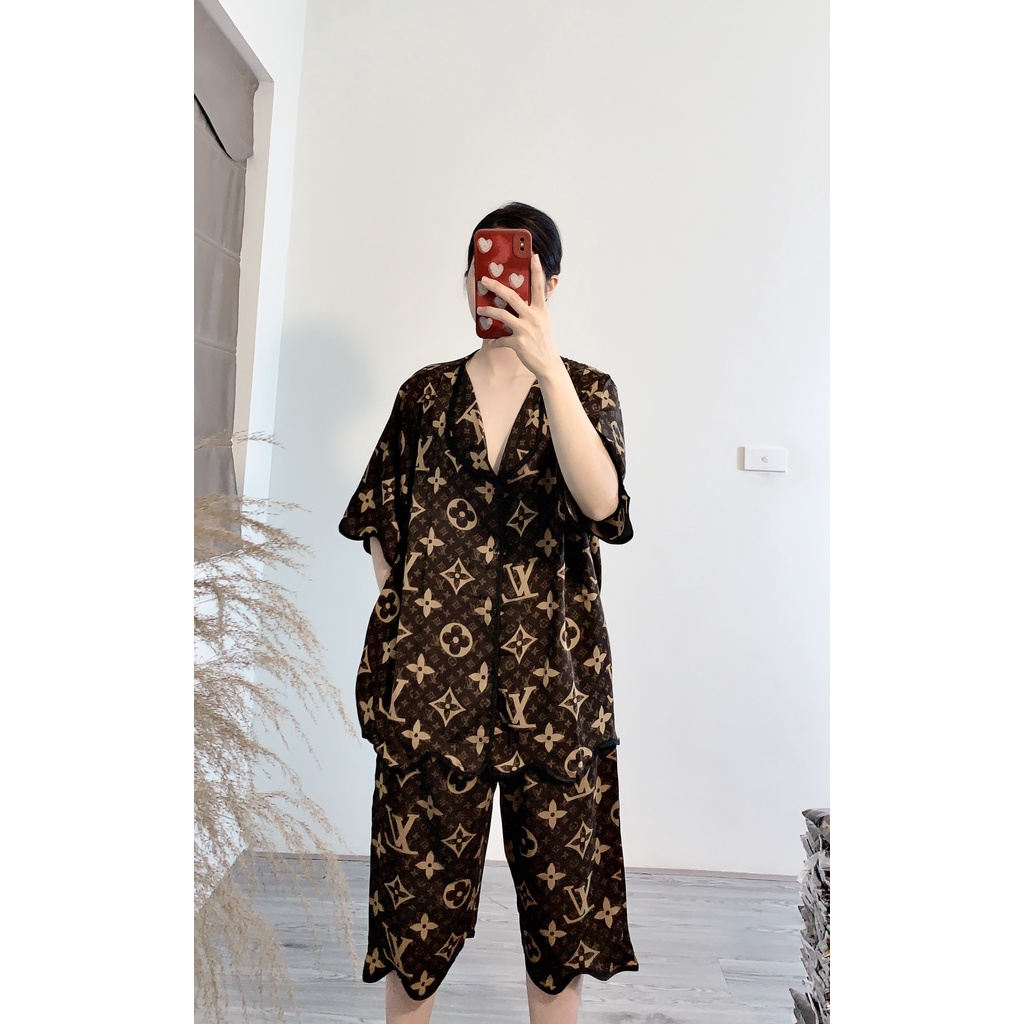 Đồ bộ Pyjama bigsize Thúy An luạ Mango cao cấp tay ngắn quần lửng in hình họa tiết dành cho nữ từ 65 - 90kg.