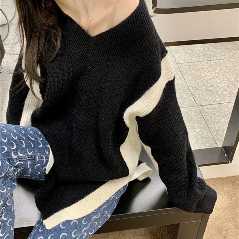 Áo sweater Dệt Kim Cổ Chữ V Dáng Rộng Thiết Kế Xẻ Tà Thời Trang Thu Đông Phong Cách retro Mới Cho Nữ