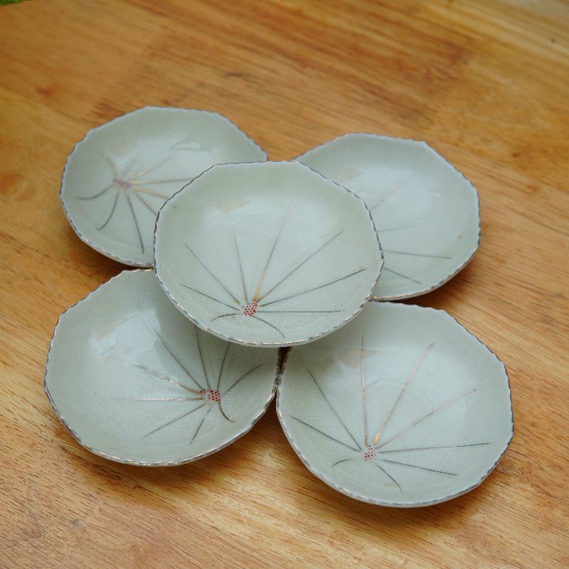 Chén Chấm Hoa - Gốm Sứ Nhật Bản