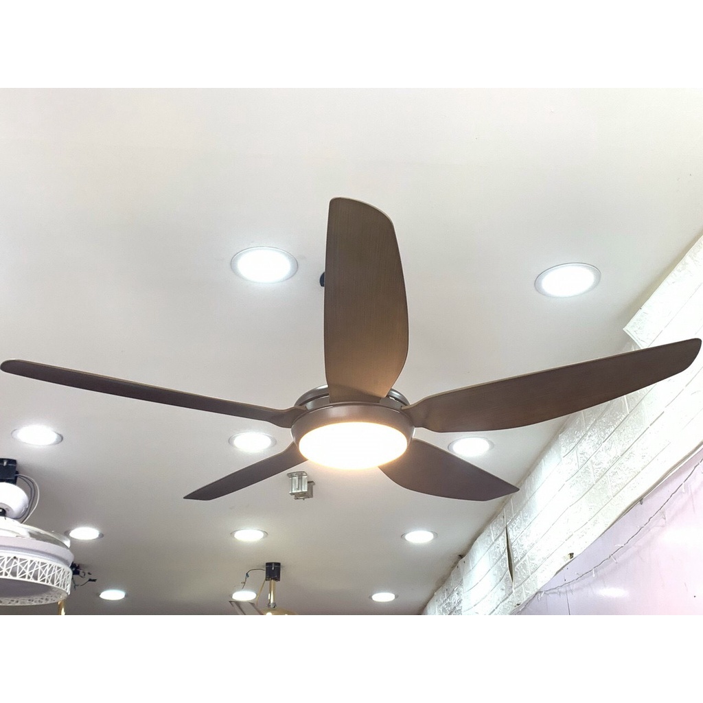 Quạt trần có đèn hàng cao cấp 6 tốc độ gió đèn led 3 màu ánh sáng,sải cánh lớn,có đảo chiều,điều khiển từ xa