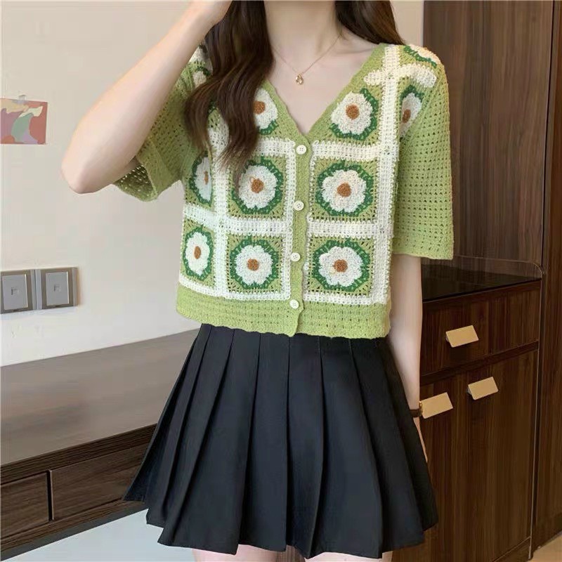 Áo ren hoa caro cổ tim vintage khuy dọc