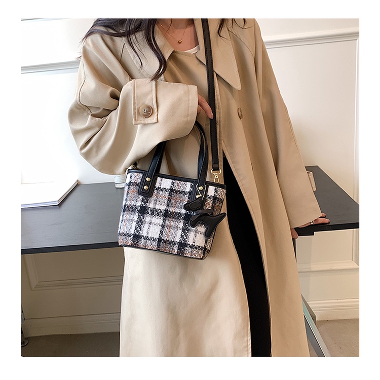 Túi Đeo Chéo Họa Tiết Sọc Caro Chất Lượng Cao Mới