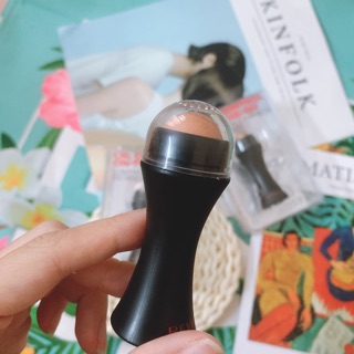 Cây lăn hút dầu Revlon - đủ bill