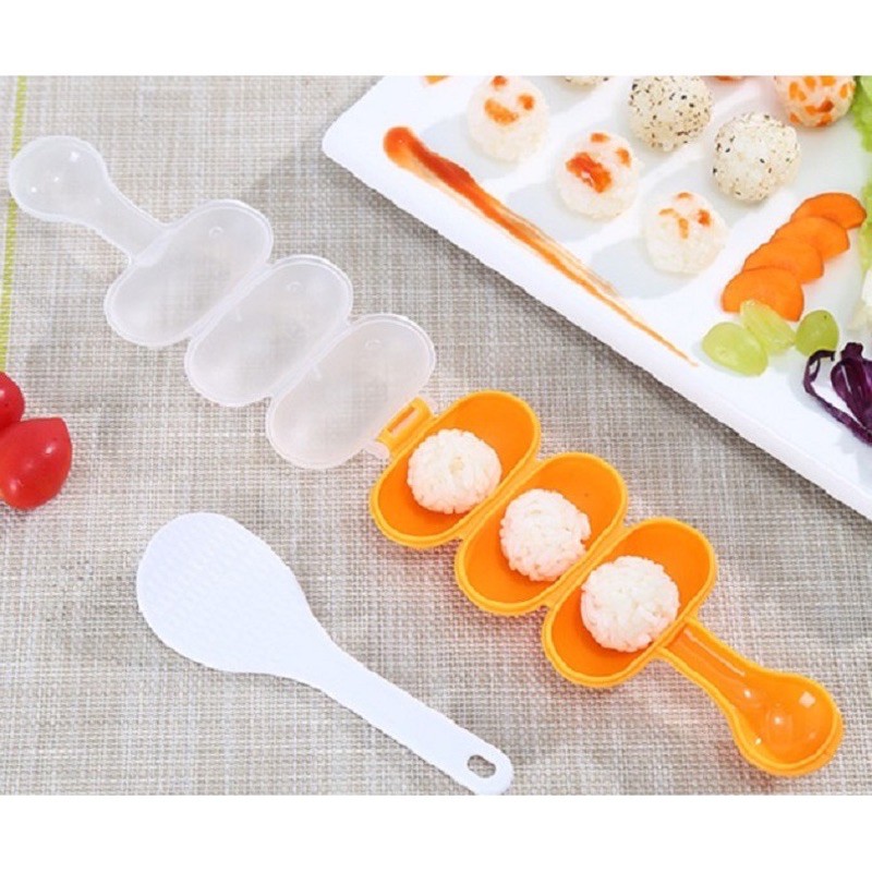 Bộ khuôn lắc cơm kèm vá xúc, dụng cụ tạo cơm nắm Bento hình tròn cho bé ăn dặm màu hồng, vàng