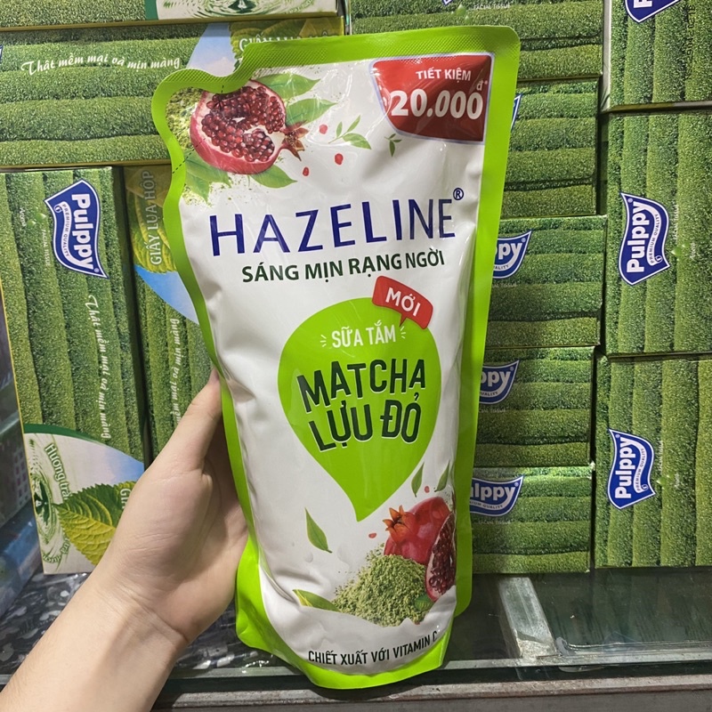 Sữa tắm sáng da Hazeline Matcha Lựu đỏ 1kg (995ml)