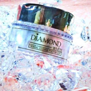 Trắng răng 5-7 ngày với Diamond White
