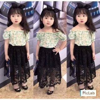 Set áo trễ vai váy ren bé gái