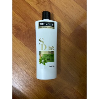 Dầu xả Tresemme Salon Detox gừng và trà xanh 340g