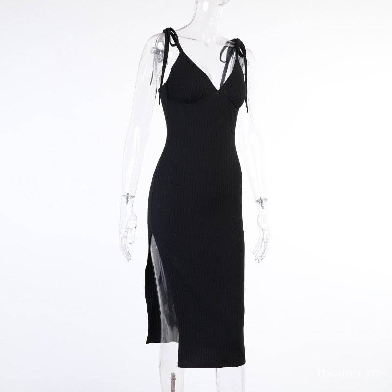 Đầm dự tiệc dáng dài cổ chữ V xẻ sâu hở lưng quyến rũ