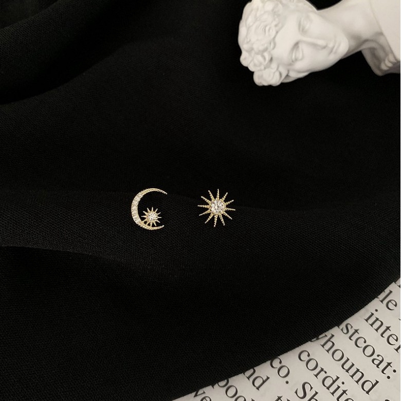 Hoa tai mặt trăng sao bất đối xứng / Khuyên tai / Bông Tai