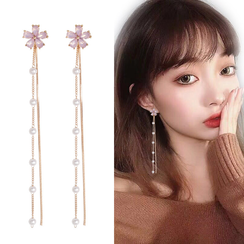 Đôi bông tai mạ bạc 925 dáng dài đính ngọc trai nhân tạo long lanh hợp thời trang