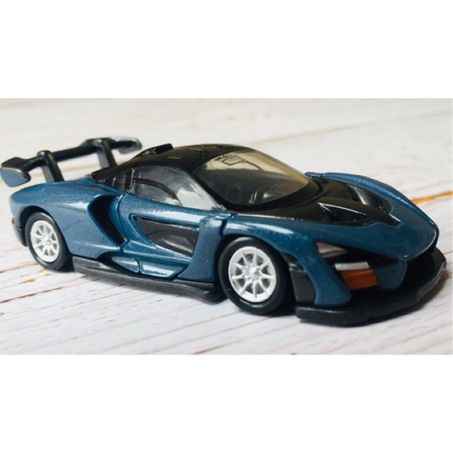 Xe mô hình Tomica MClaren Senna