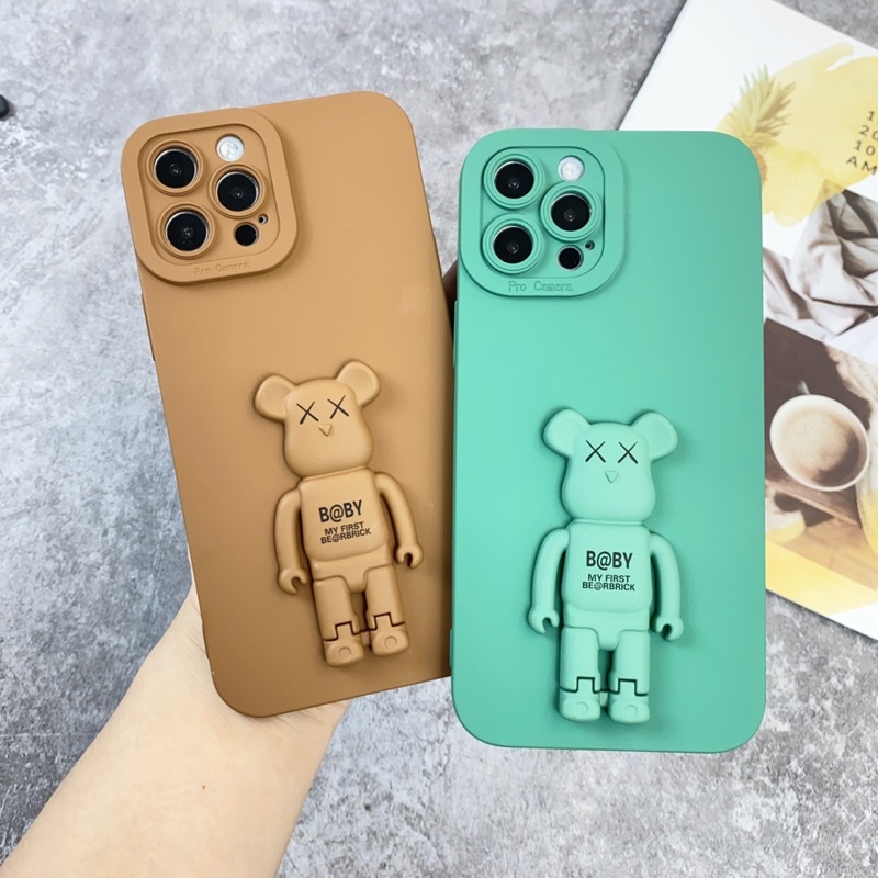 Ốp Iphone dẻo màu gấu Bearbrick kèm giá đỡ 6/6s/Plus/7/8/SE/Plus/X/Xs/Xr/Xs Max/11/Pro/Pro Max/12/Pro/Pro Max/13/Pro/Max