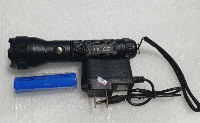 Đèn Pin 823 siêu sáng, siêu bền .BH 12 tháng