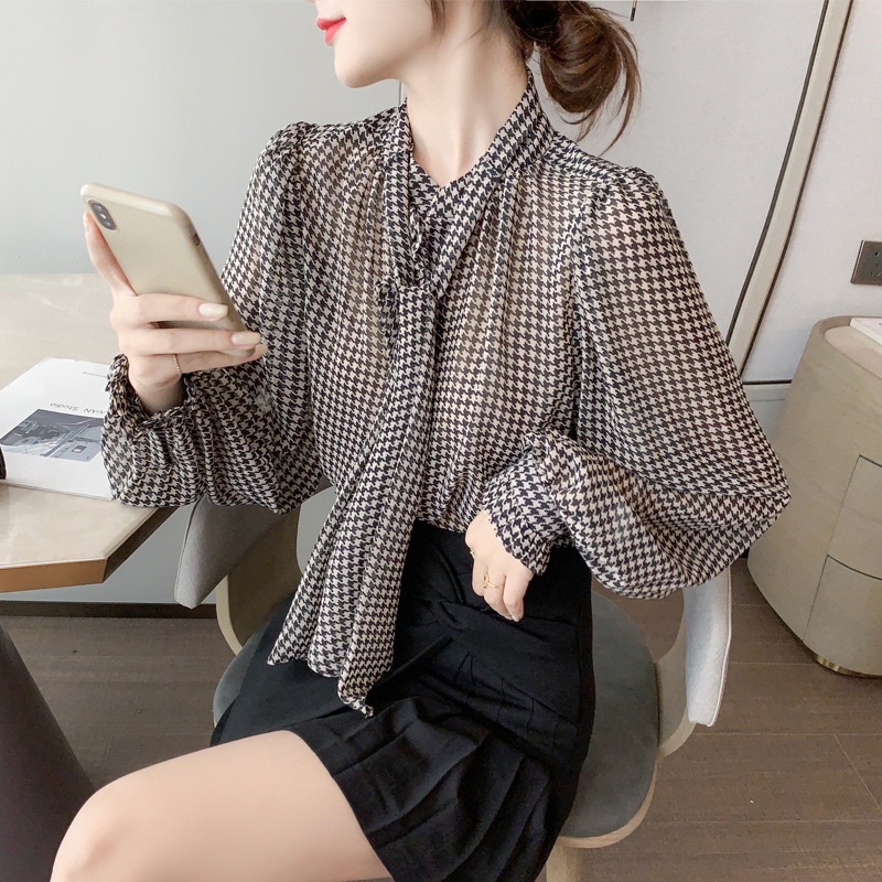 Áo sơ mi tay phồng cột nơ cổ ziczac
