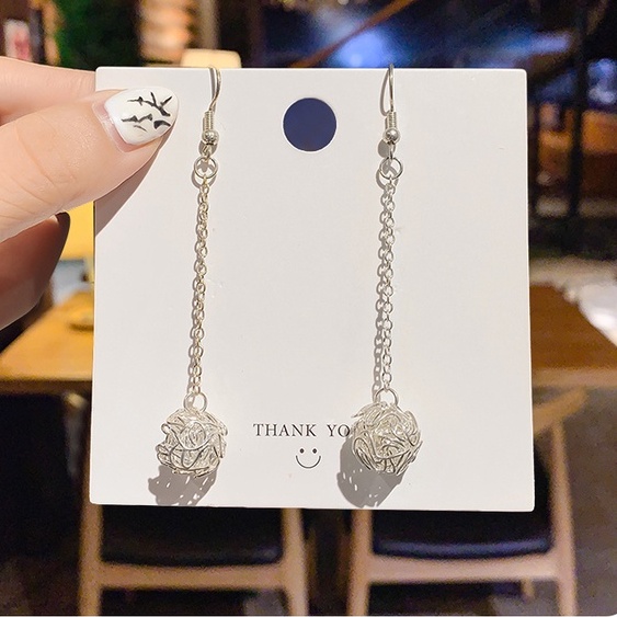 Khuyên tai dáng dài đính ngọc trai phong cách Hàn Quốc