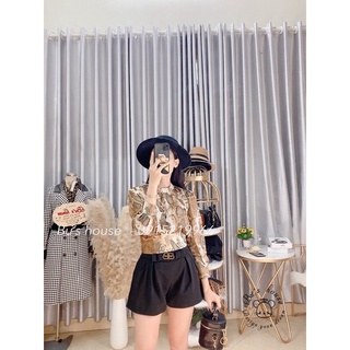 Áo sơ mi dài tay croptop .