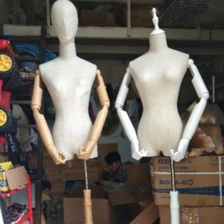 manocanh có tay nhựa giả vân gỗ vàng.