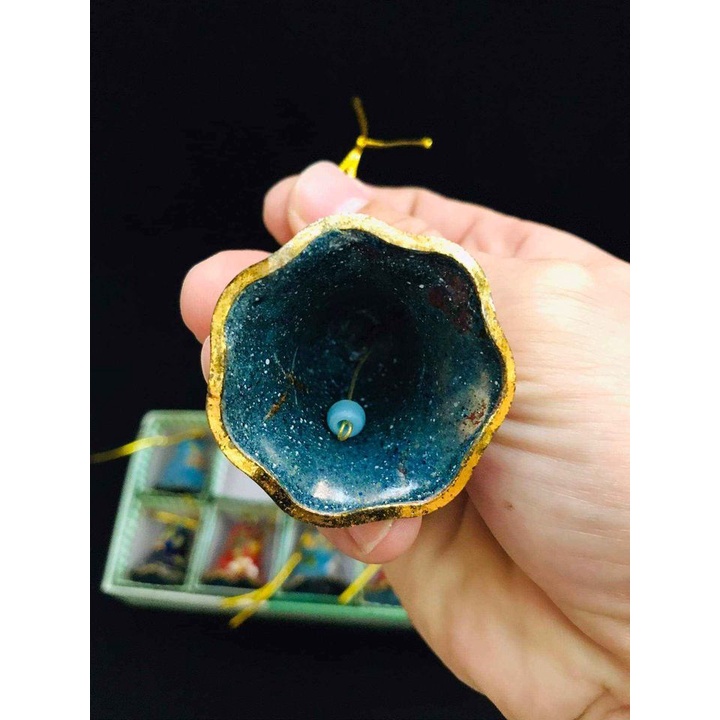 Chuông đồng pháp lam nhiều màu thủ công, giao màu ngẫu nhiên