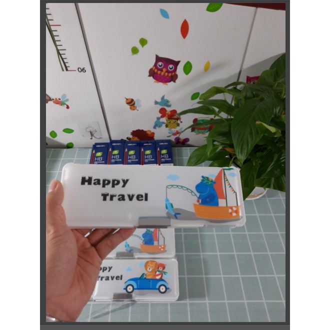 Hộp đụng bút kèm gọt chì Happy Travel cho bé đi học