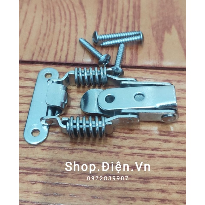 Khóa gài inox sáng bóng, chống rỉ sét, có lò xo, kích thước 59*35mm