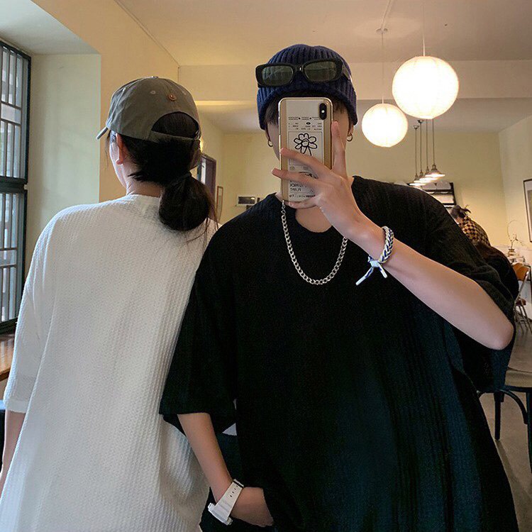 Áo Thun Nam Nữ  Chất Tổ Ong Hàn Quốc Cổ V Vải Dày Mịn Thoáng Mát Thiết Kế Thời Trang Kiểu Dáng Năng Động Trẻ Trung