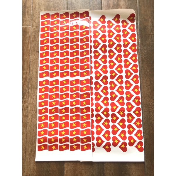 Miếng dán má cổ vũ ,sticker dán má hình cờ đỏ sao vàng Việt Nam