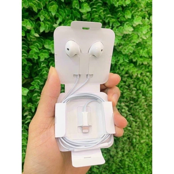 Tai nghe cổng Lightning