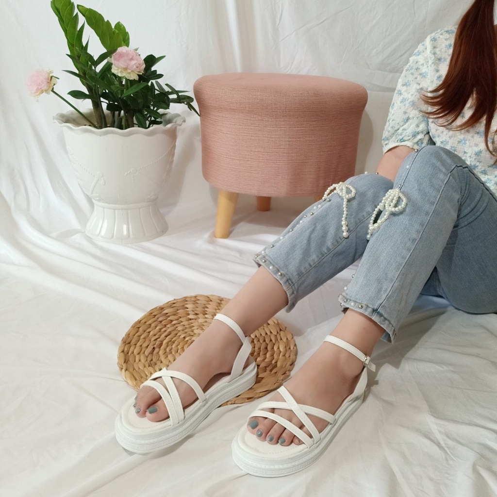 Giày sandal nữ đi học quai hậu gài basic bền êm,đế bánh bì dày dặn hình chụp thật-BM03