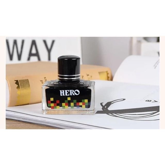 Mực Hero màu đen