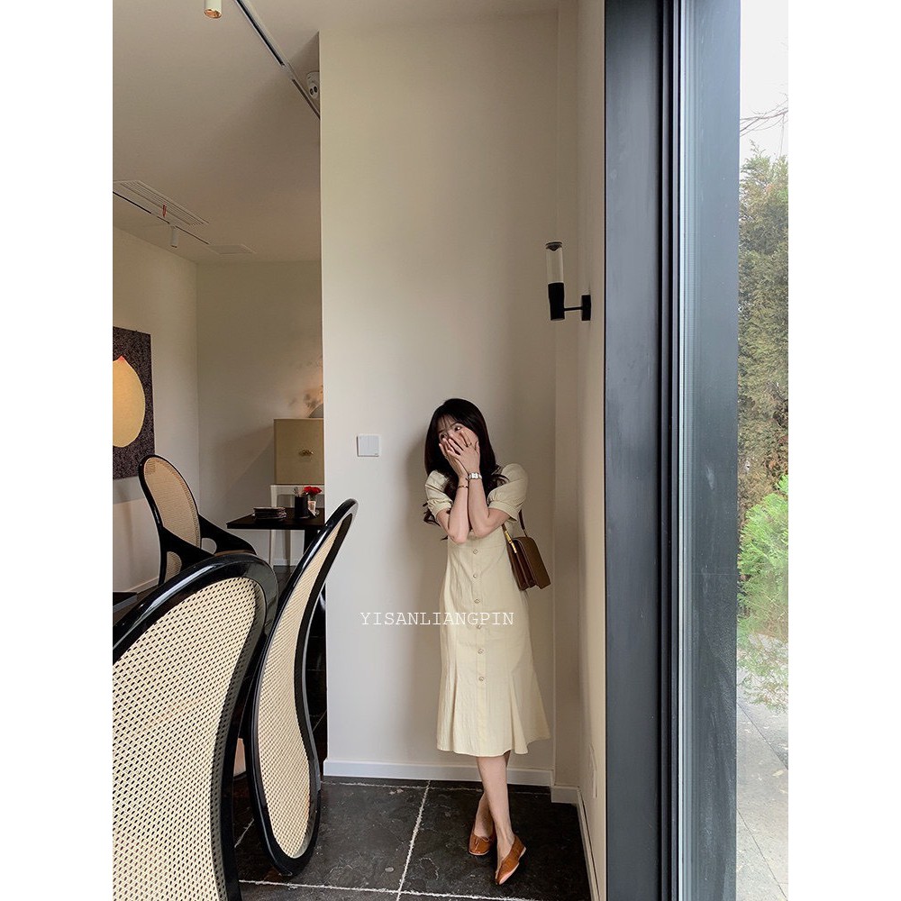 Váy tiểu thư đuôi cá khuy chất đũi mát lịm | BigBuy360 - bigbuy360.vn