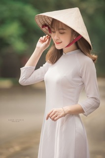 Áo dài trắng kỉ yếu