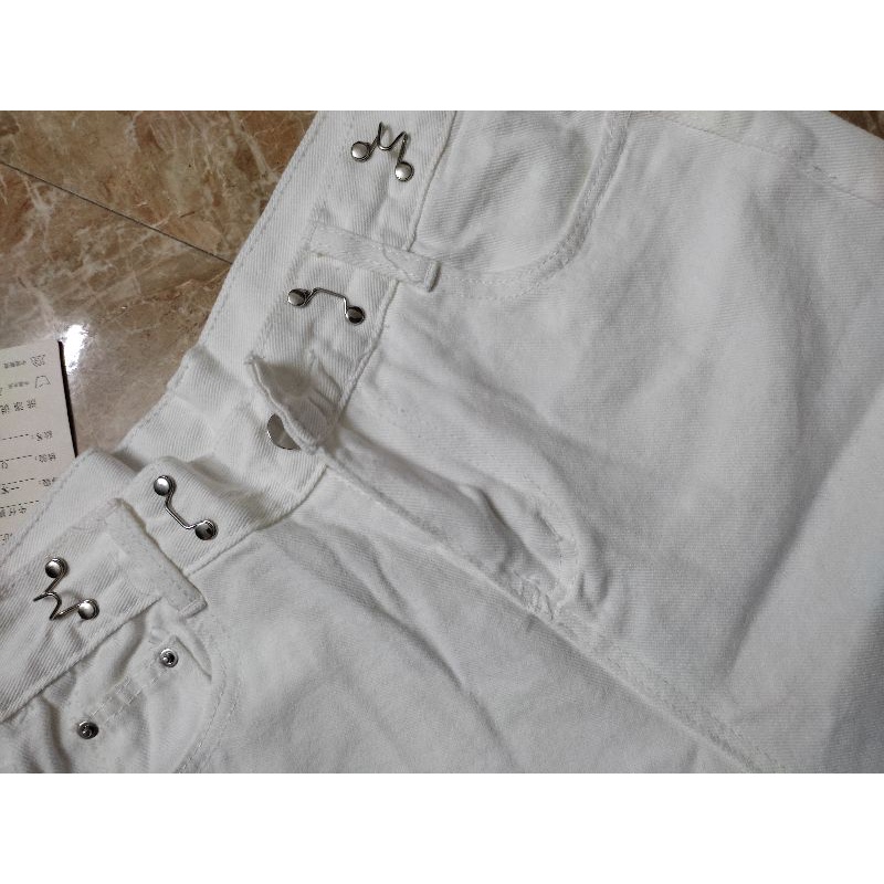 Quần Jeans dài lưng cao , ống rộng suông gài khuy chỉnh eo mã QJ06