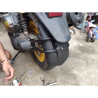 Dè chắn bùn gắn NVX tay thép KTM