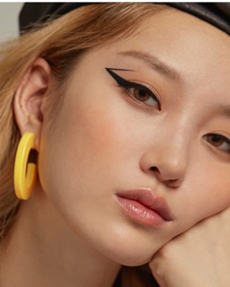 Kẻ mắt nước PONY EFFECT MATTE FINISH BRUSH LINER