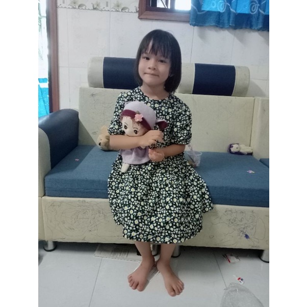 Đầm hoa nhí bé gái