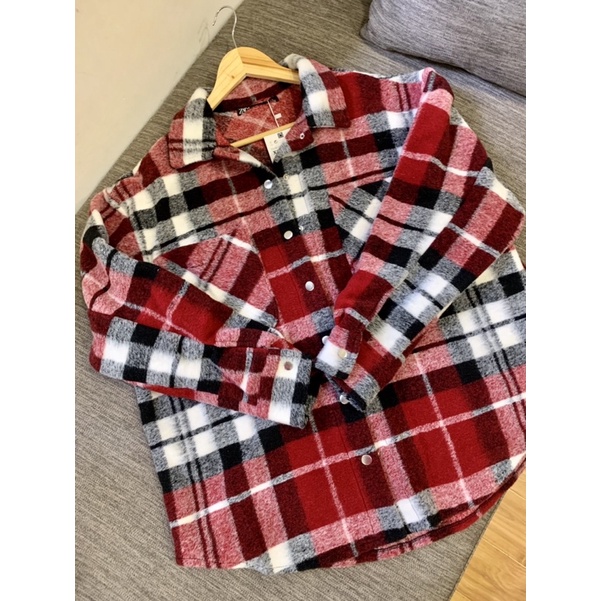 Áo sơ mi dạ caro đỏ oversized Zara TQXK