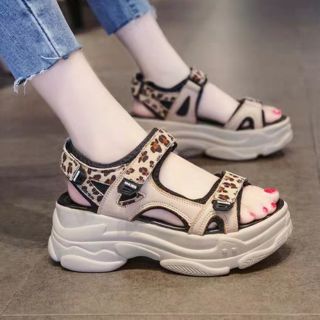 Dép quai hậu nữ da báo độn đế cá tính