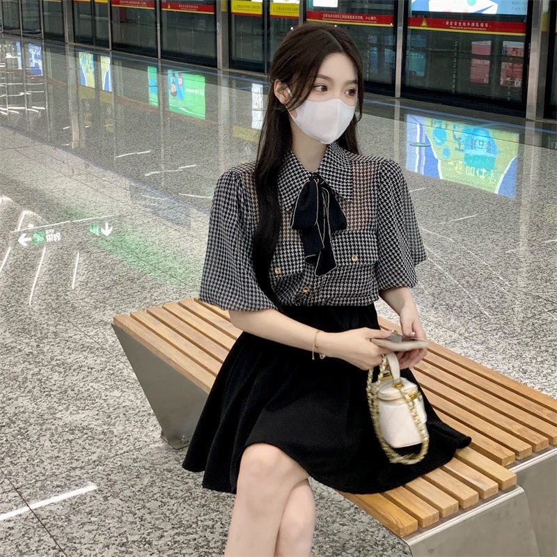 Set áo sơmi houndstooth + chân váy li ngắn màu đen size S