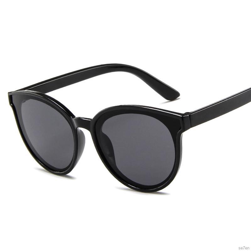 Kính mát thời trang dành cho cả bé trai và bé gái